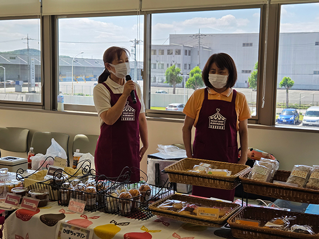 写真:やまゆり学園のみなさんが作った授産品の販売などを実施